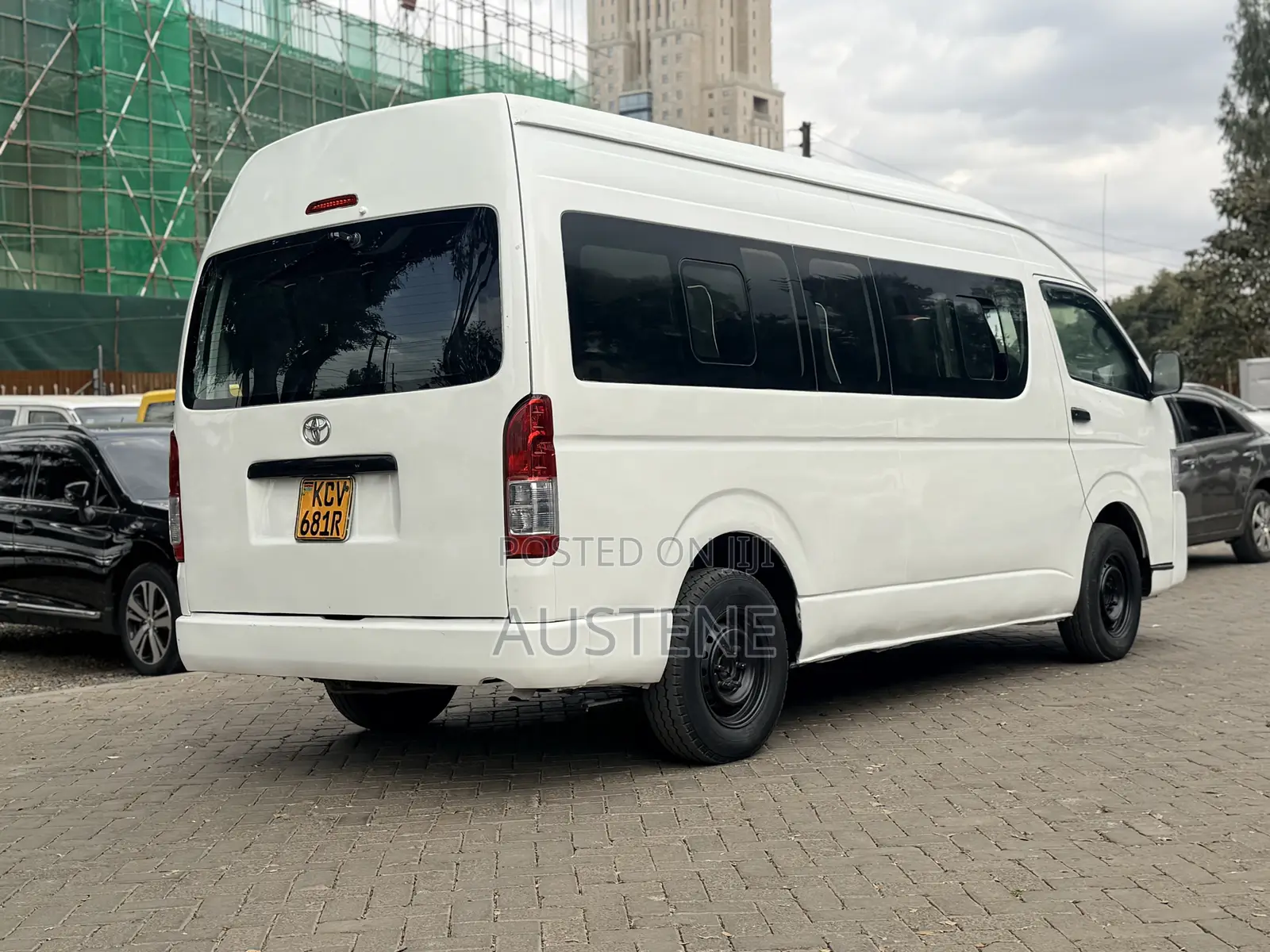 Toyota HiAce 2019 White