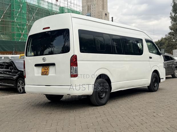 Toyota HiAce 2019 White - thumbnail 6
