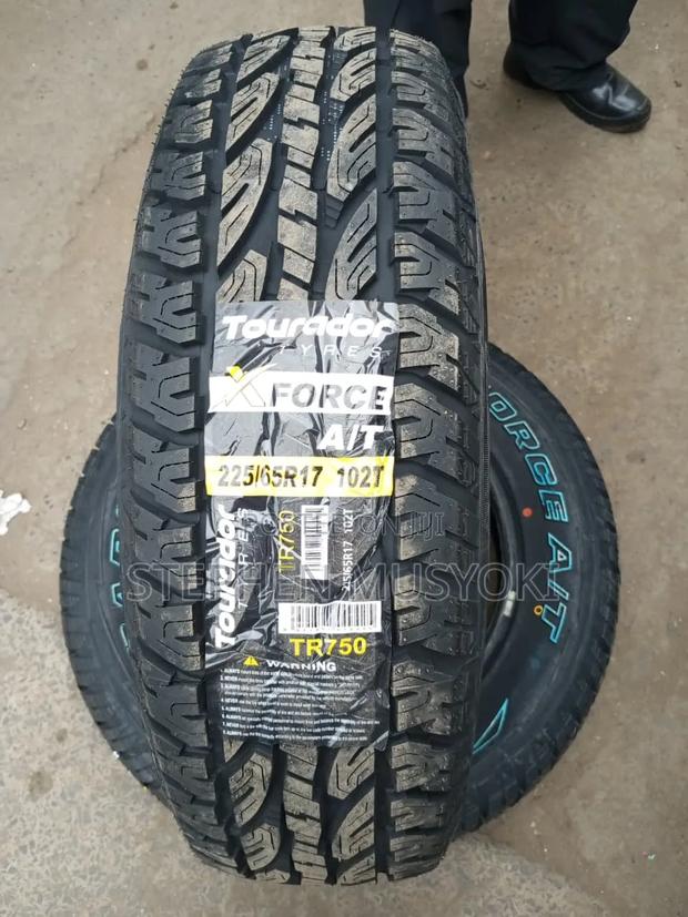 225/65r17 Tourador X-Force at Tyre
