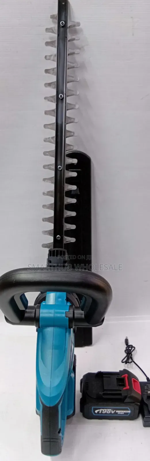 Makita Cordless Hedge Trimmer