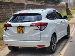 Honda Vezel 2018 White