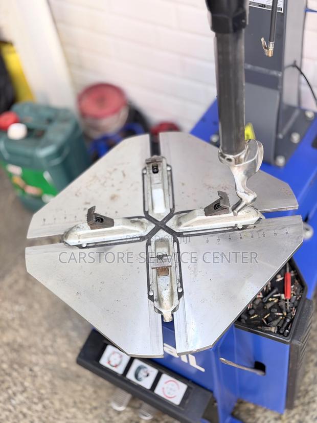 Semi Automatic Tyre Changer - main view