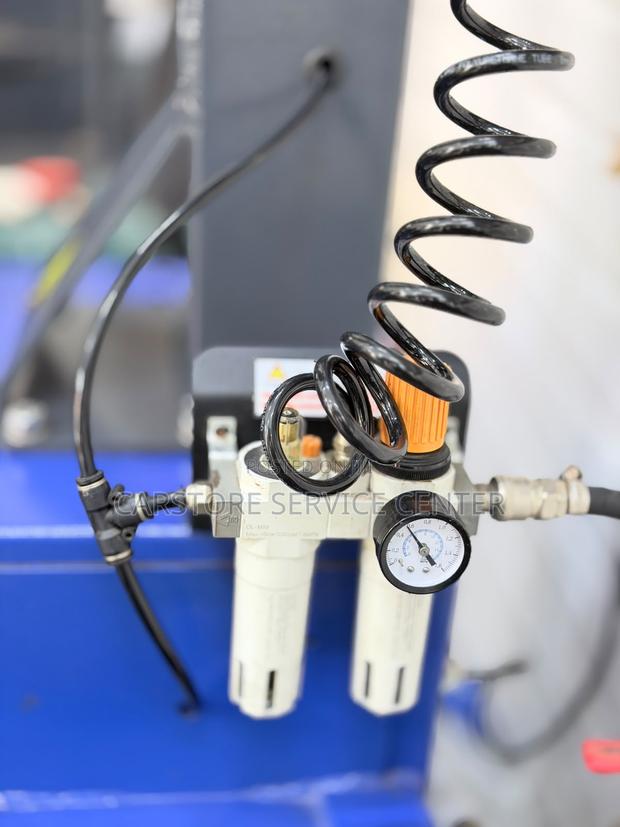 Semi Automatic Tyre Changer - thumbnail 3