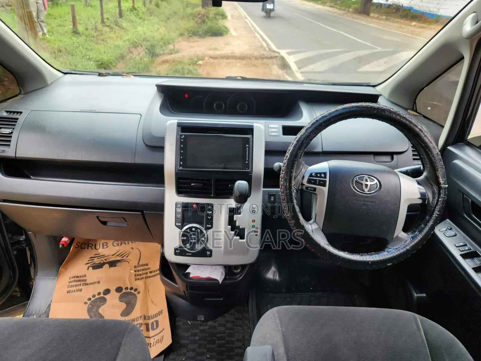 Toyota Voxy 2014 Black