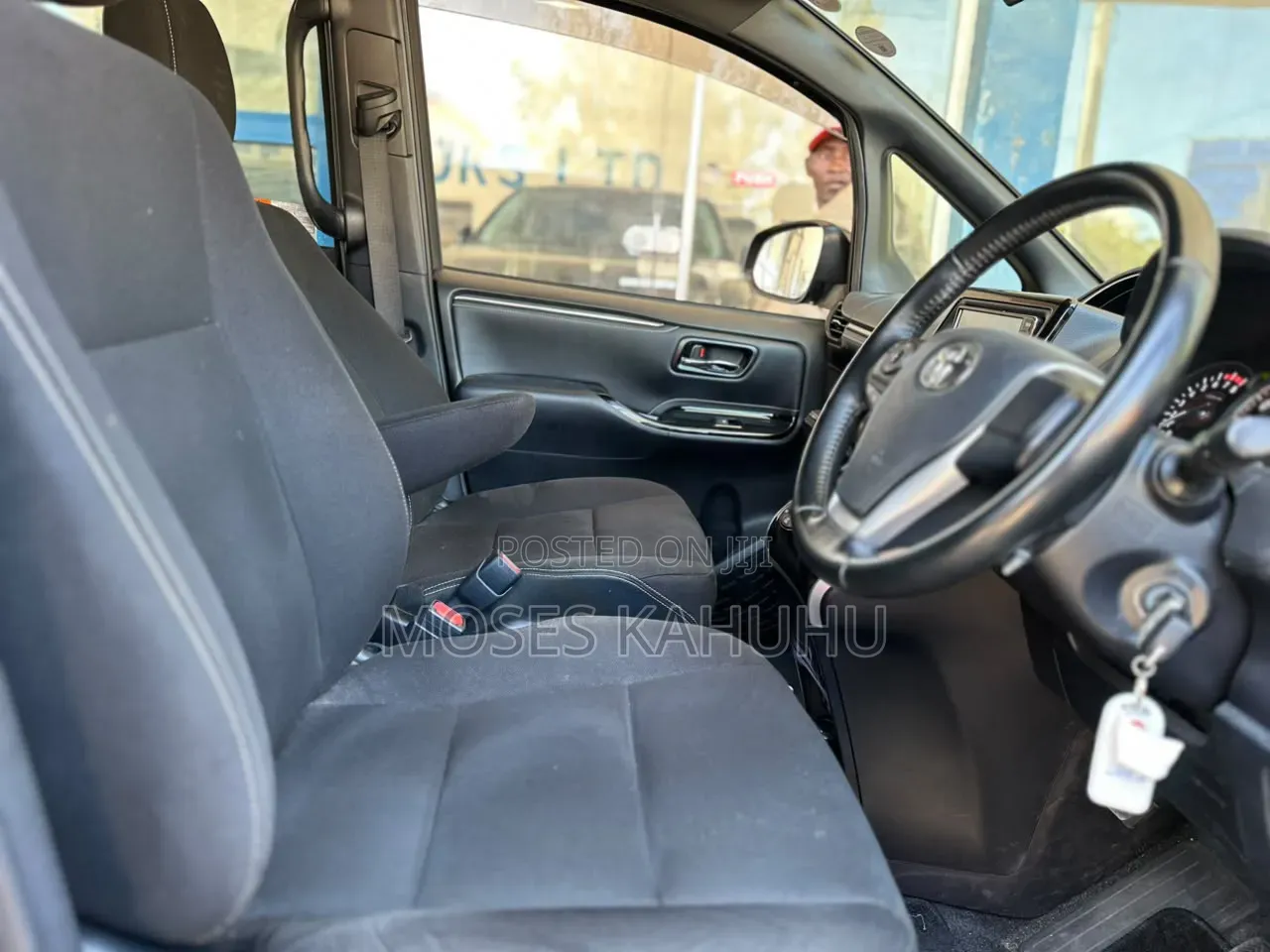 Toyota Esquire 2019 Purple