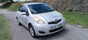 Toyota Vitz 2008 Silver
