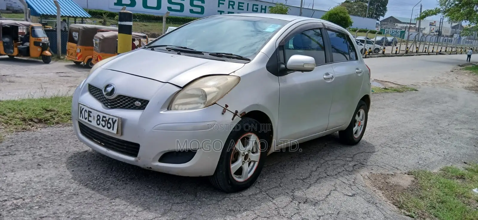 Toyota Vitz 2008 Silver