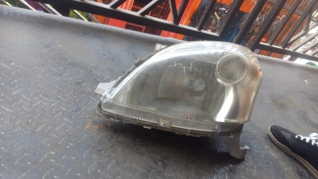 Raum Headlights
