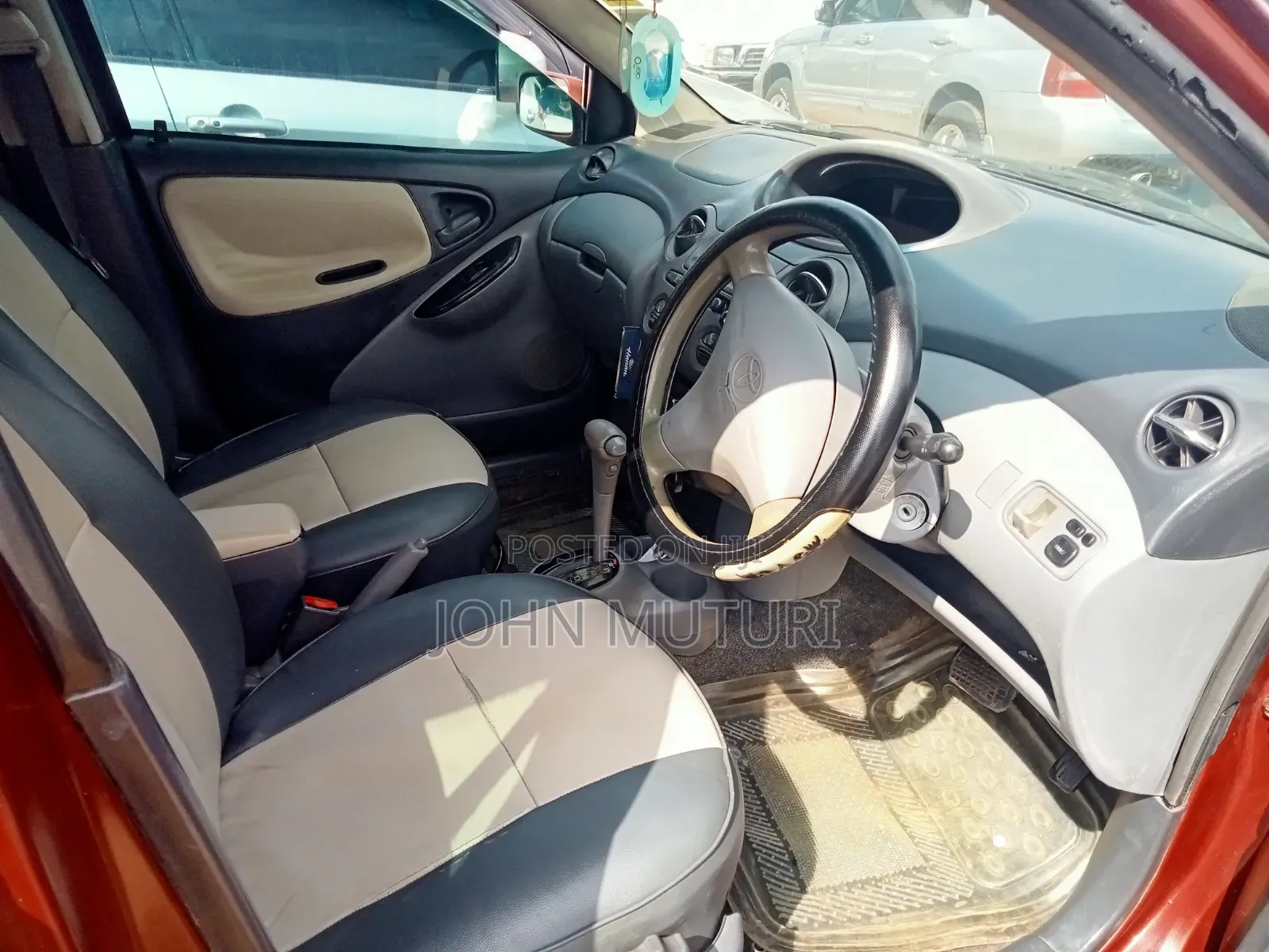 Toyota Vitz 2001 Maroon
