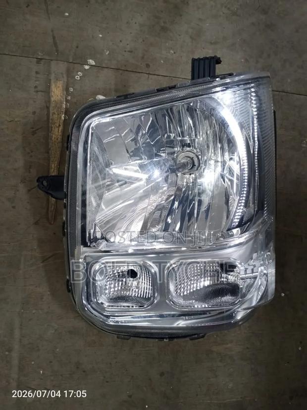 Suzuki Every Headlight - thumbnail 2