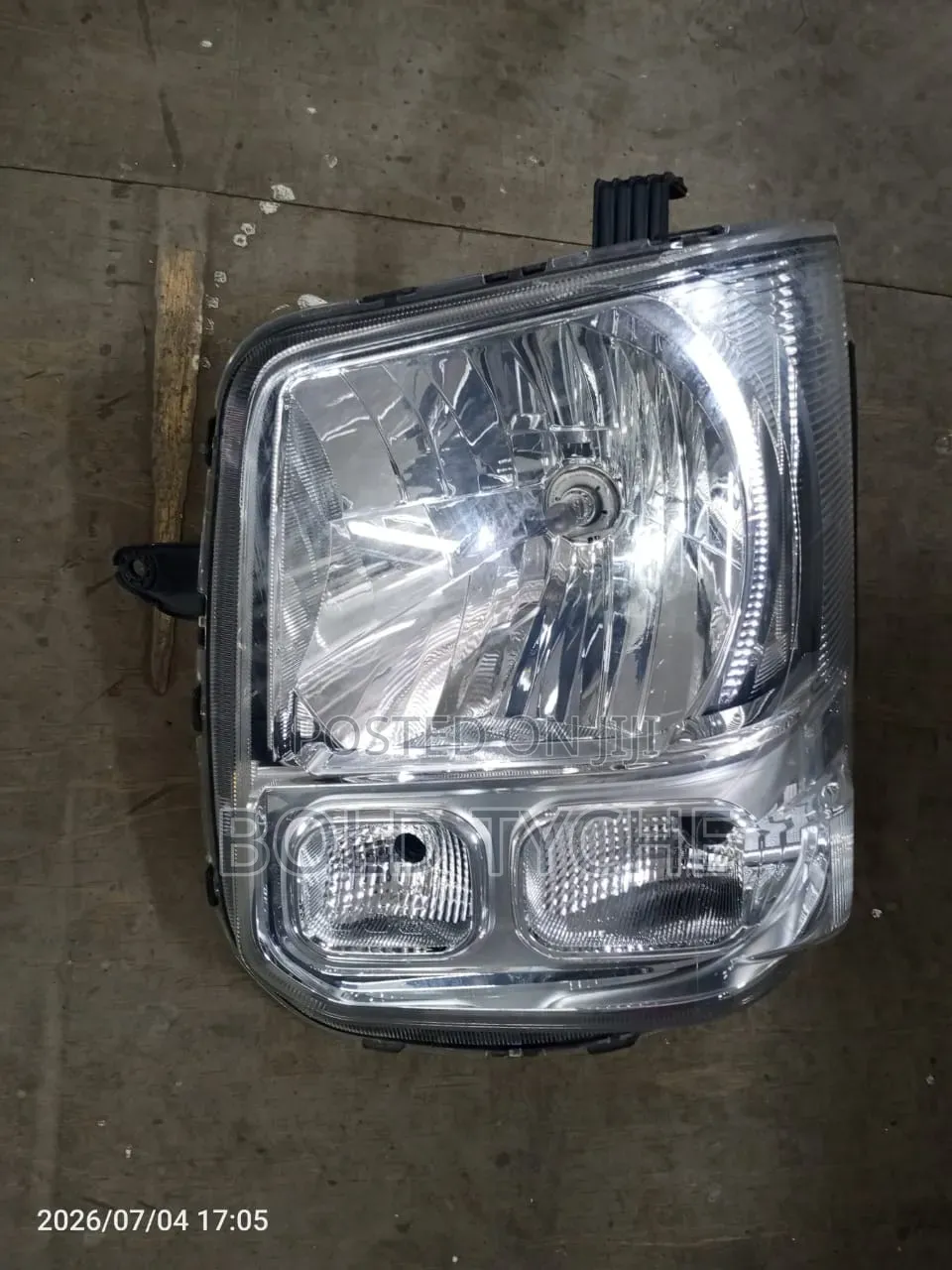Suzuki Every Headlight