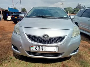 Toyota Belta 2010 Silver
