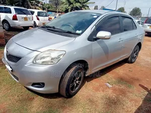 Toyota Belta 2010 Silver