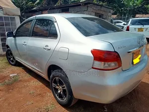 Toyota Belta 2010 Silver