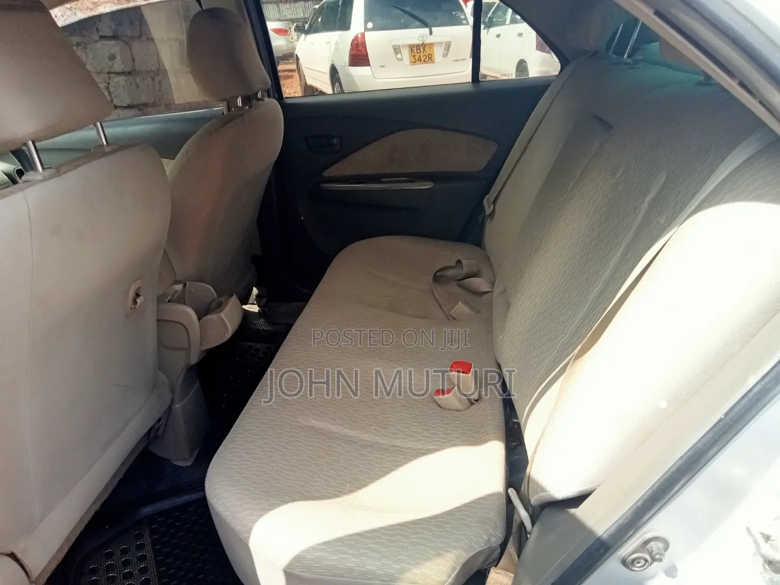Toyota Belta 2010 Silver