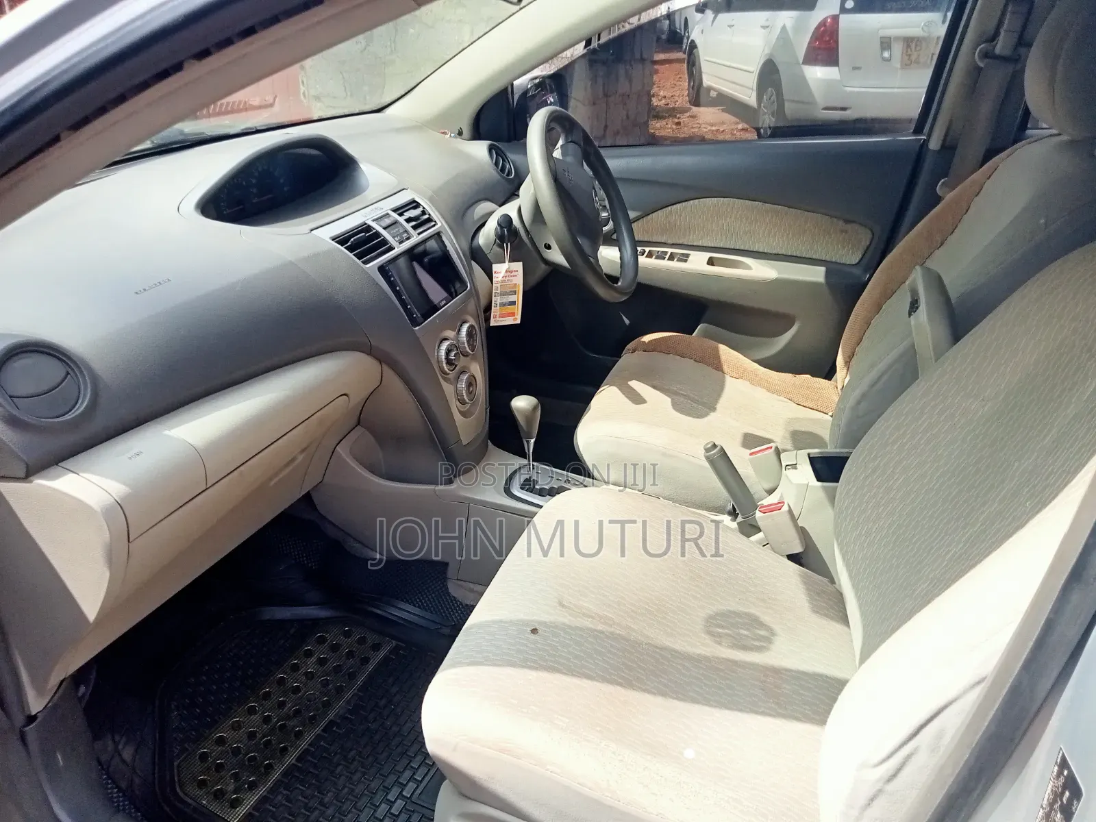Toyota Belta 2010 Silver
