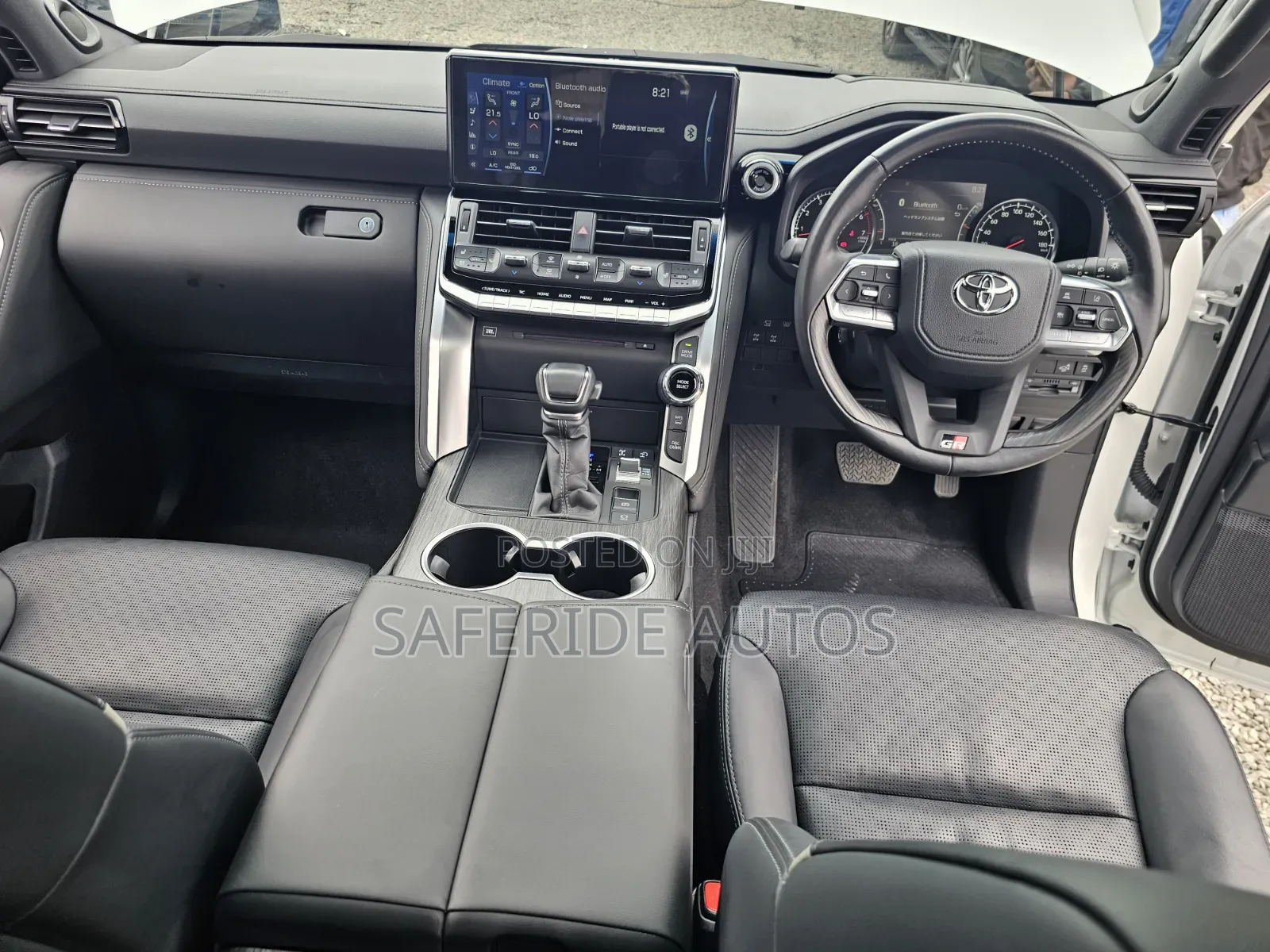 Toyota Land Cruiser LC300 2023 White