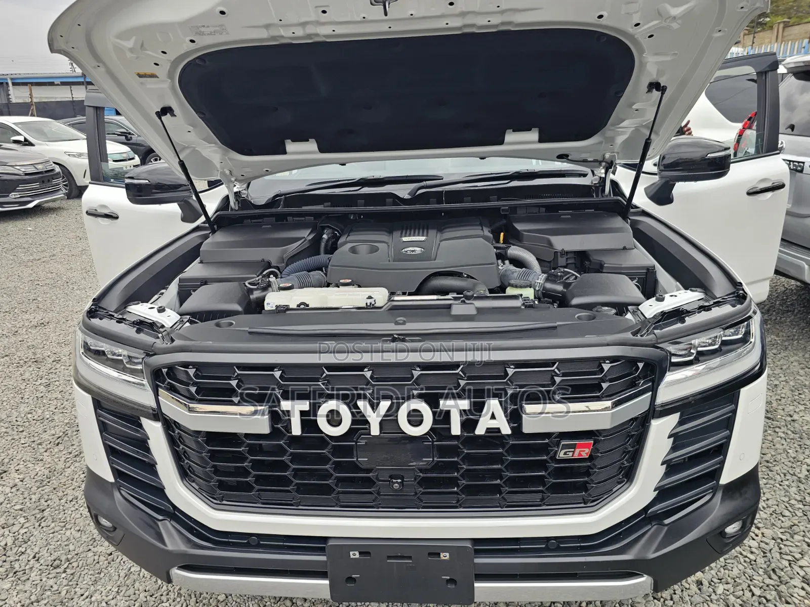 Toyota Land Cruiser LC300 2023 White