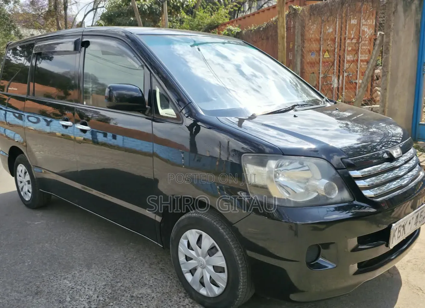 Toyota Noah 2.0 FWD (8 Seater) 2004 Black
