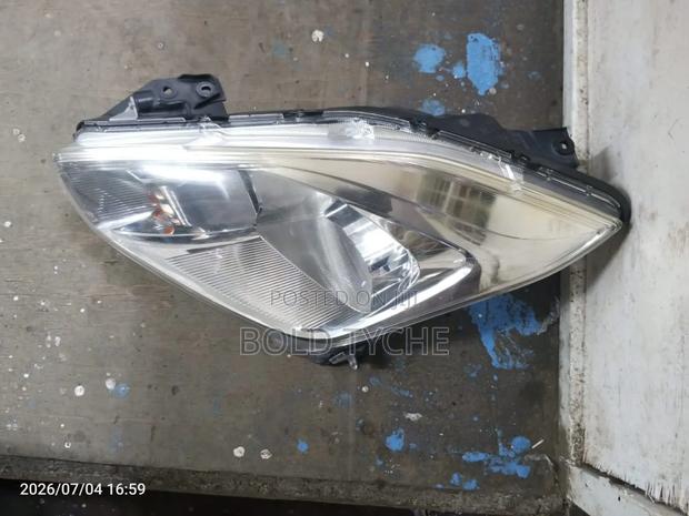 Suzuki Swift Headlight - thumbnail 2