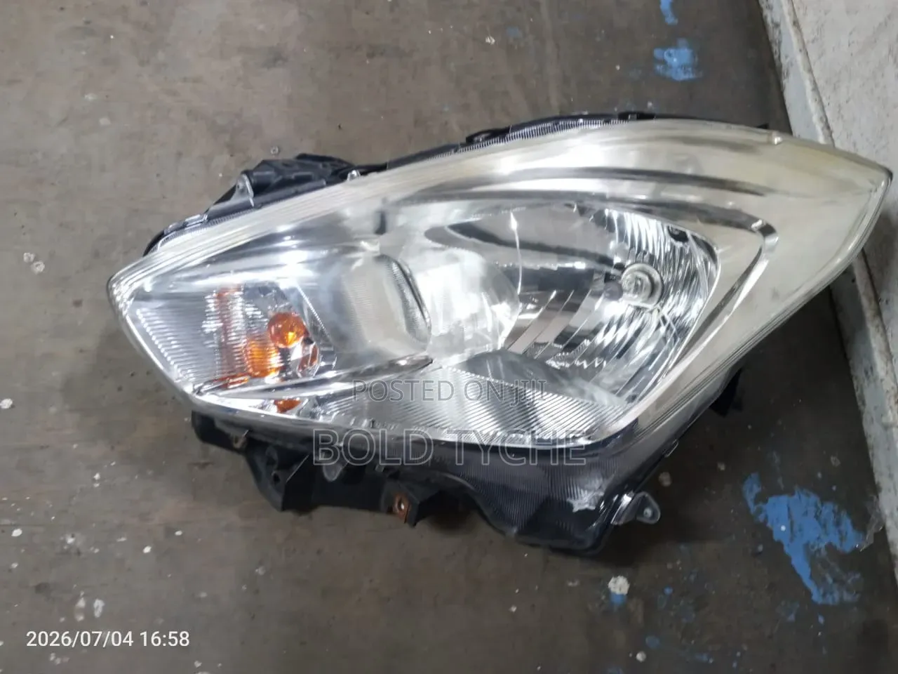 Suzuki Swift Headlight