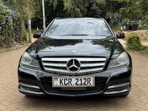 Mercedes-Benz C200 2011 Black