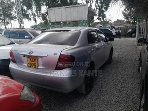 Toyota Axio 2010 Silver