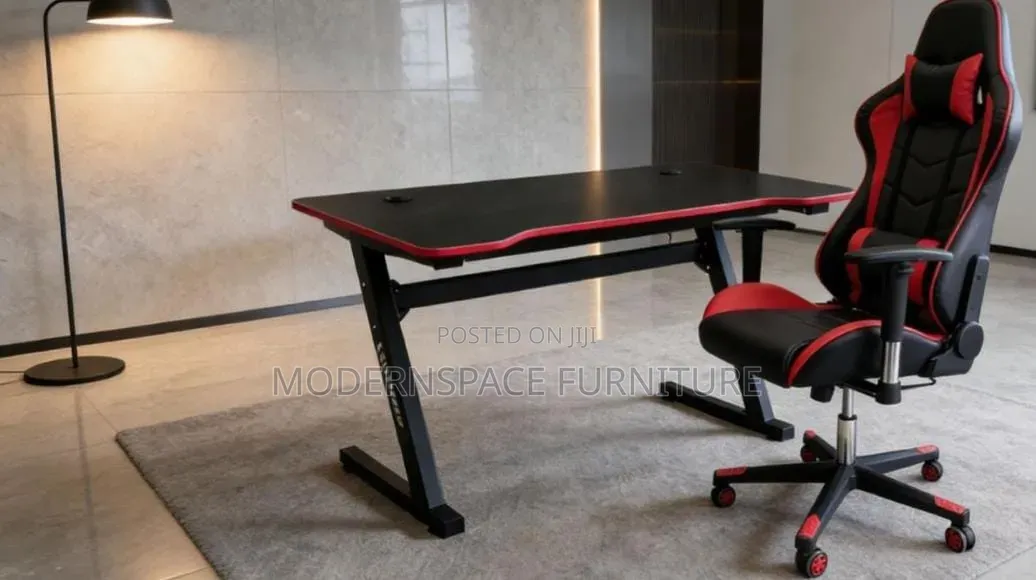 Gaming Set_Gaming Table and Chairs