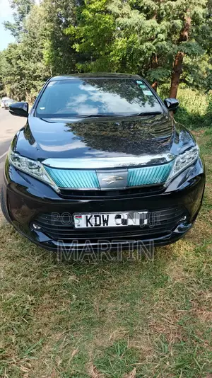 Toyota Harrier 2.0 2018 Black