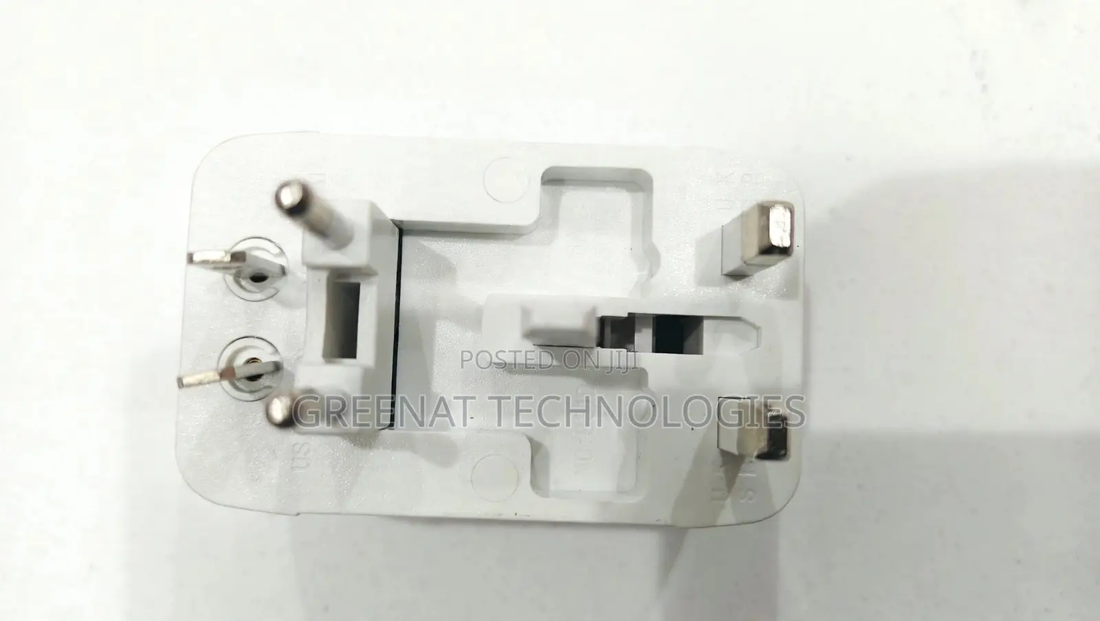 Universal Travel Adapter USB 1000mA World Travel US,UK 150+ Countries