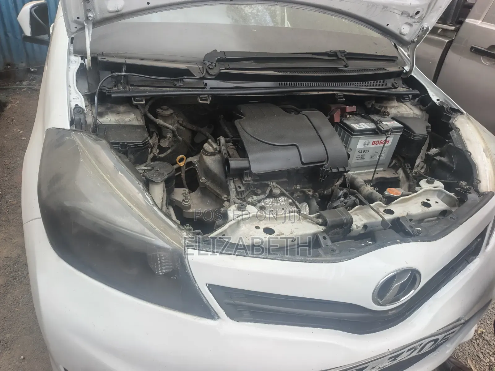Toyota Vitz 2013 White
