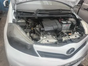 Toyota Vitz 2013 White
