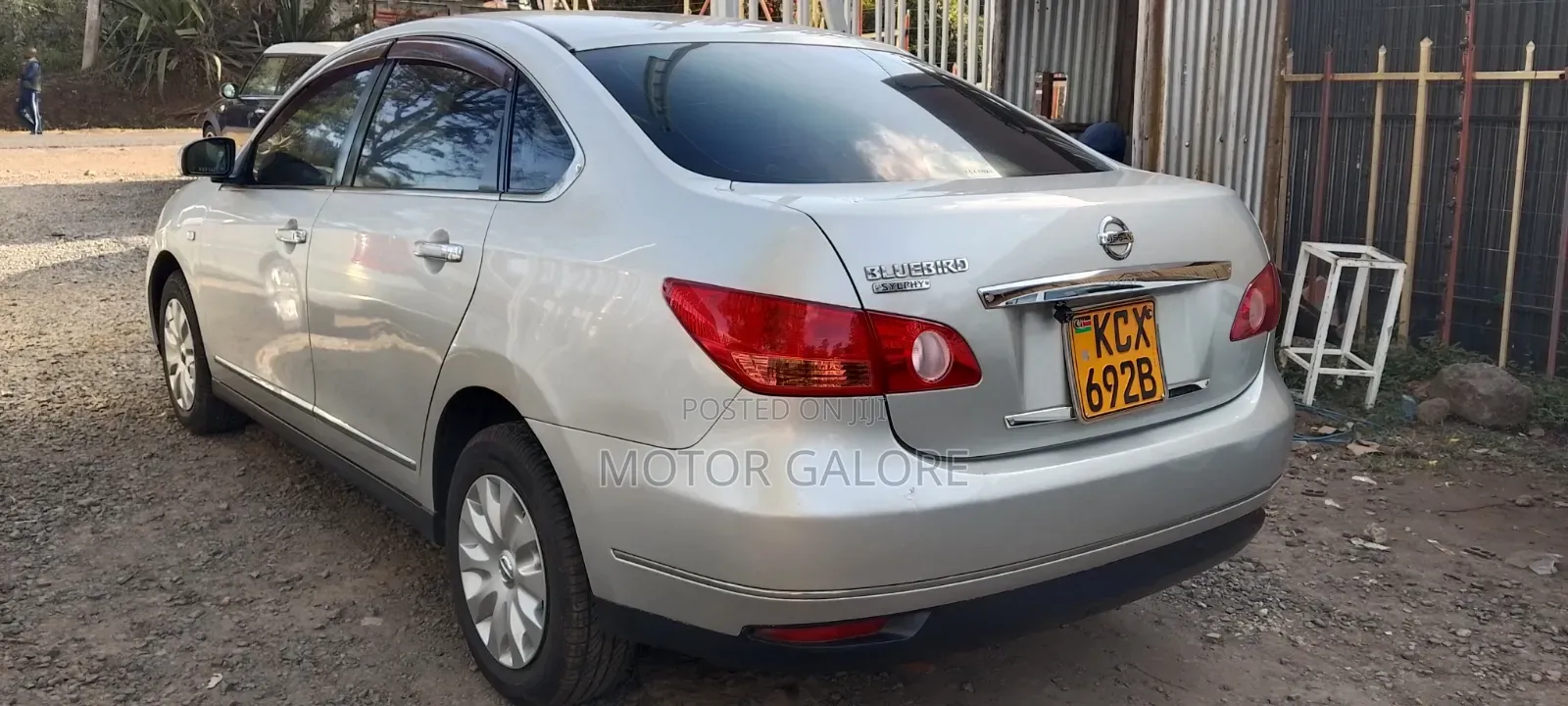 Nissan Bluebird 2012 Silver