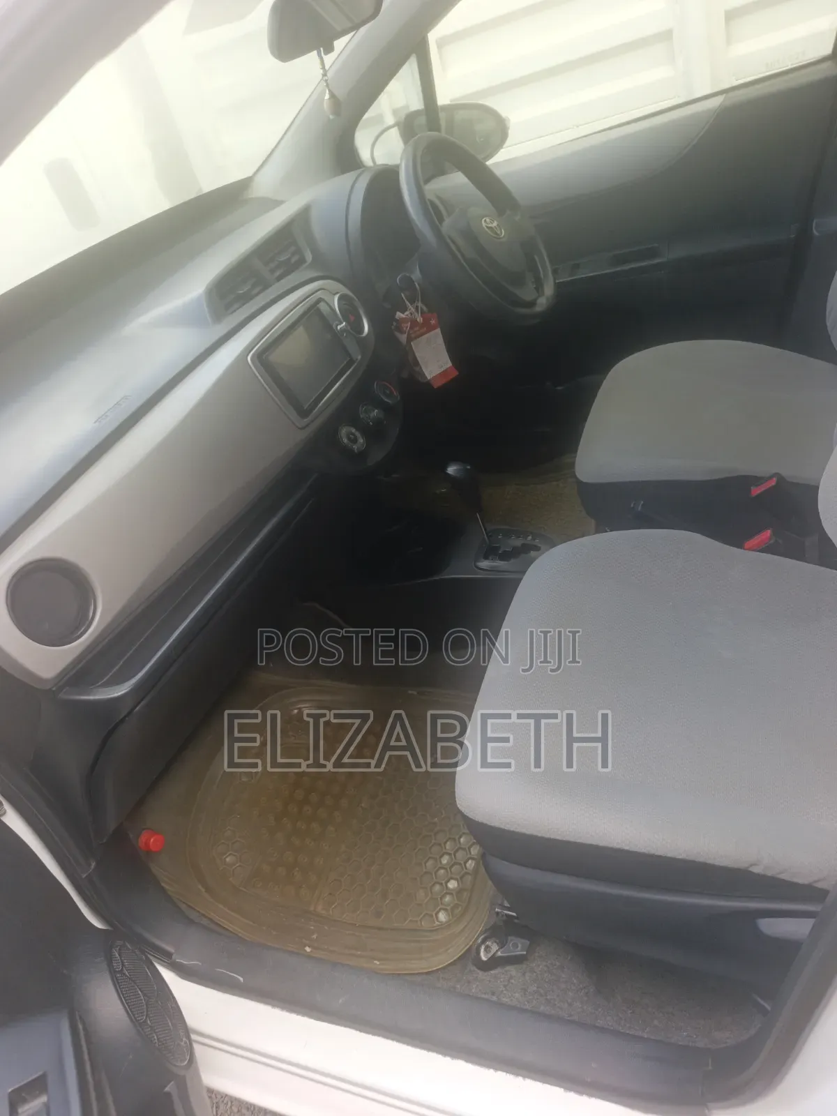 Toyota Vitz 2013 White