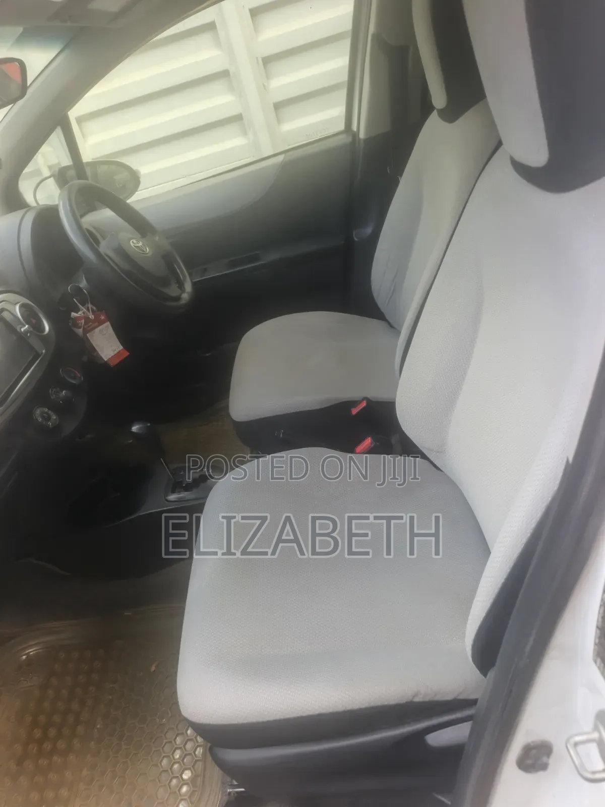 Toyota Vitz 2013 White