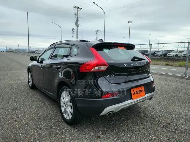 Volvo V40 2019 Black