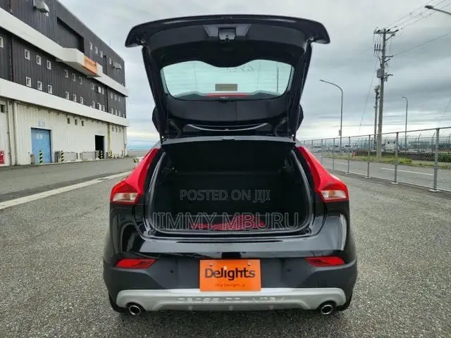 Volvo V40 2019 Black