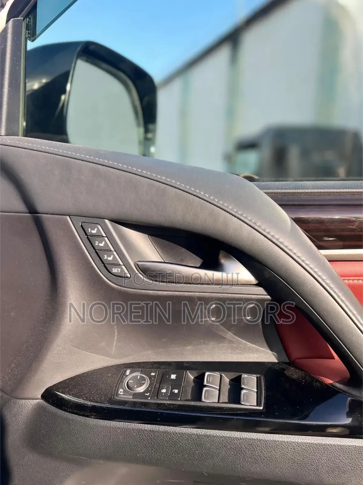 Lexus LX 570 (5 seats) AWD 2019 White