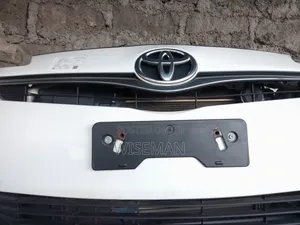 Toyota Ractis Nose Cut