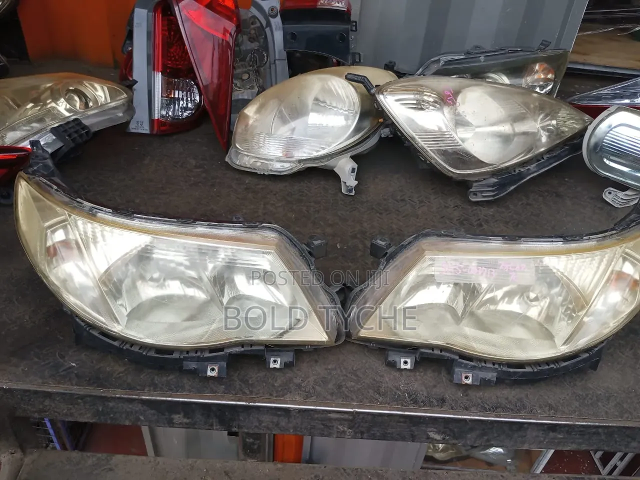 Subaru SH5 Headlight