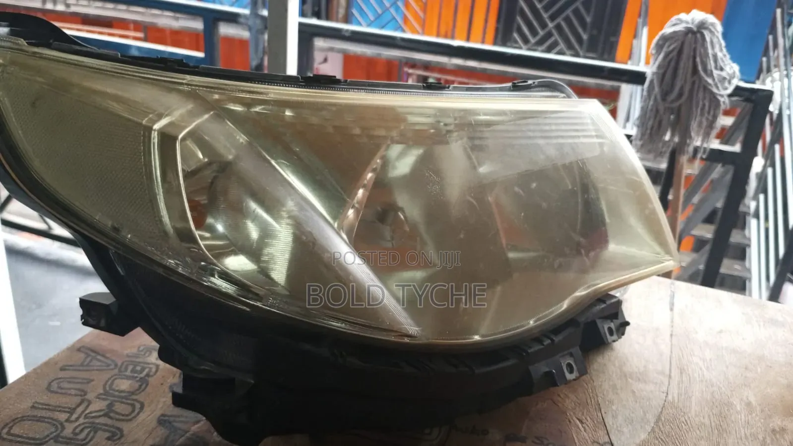 Subaru SH5 Headlight