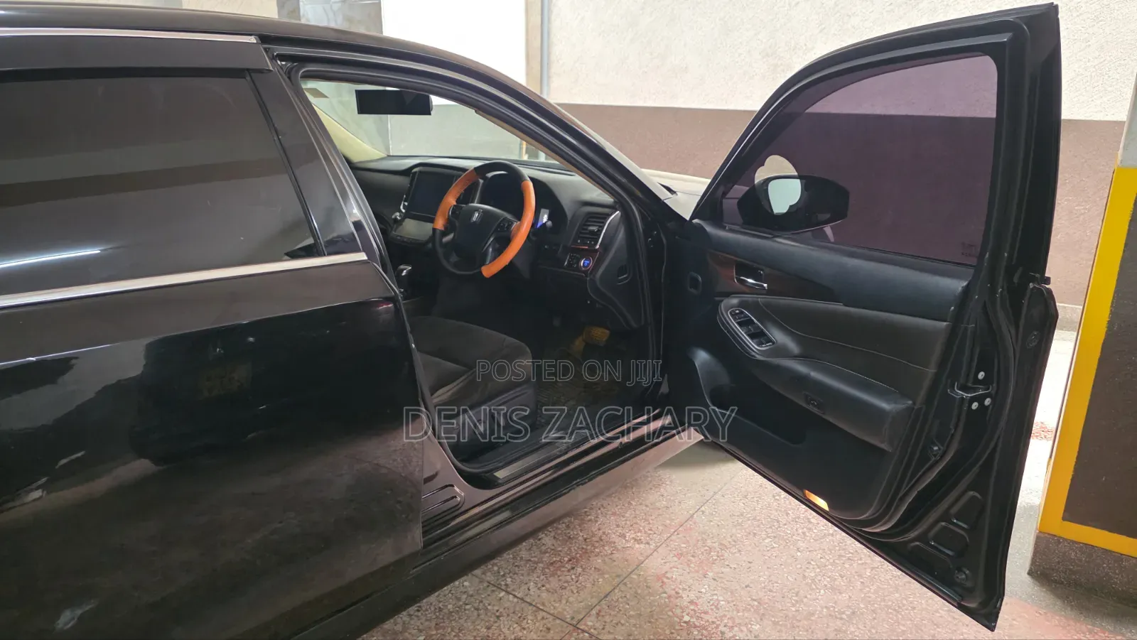 Toyota Crown 2015 Black