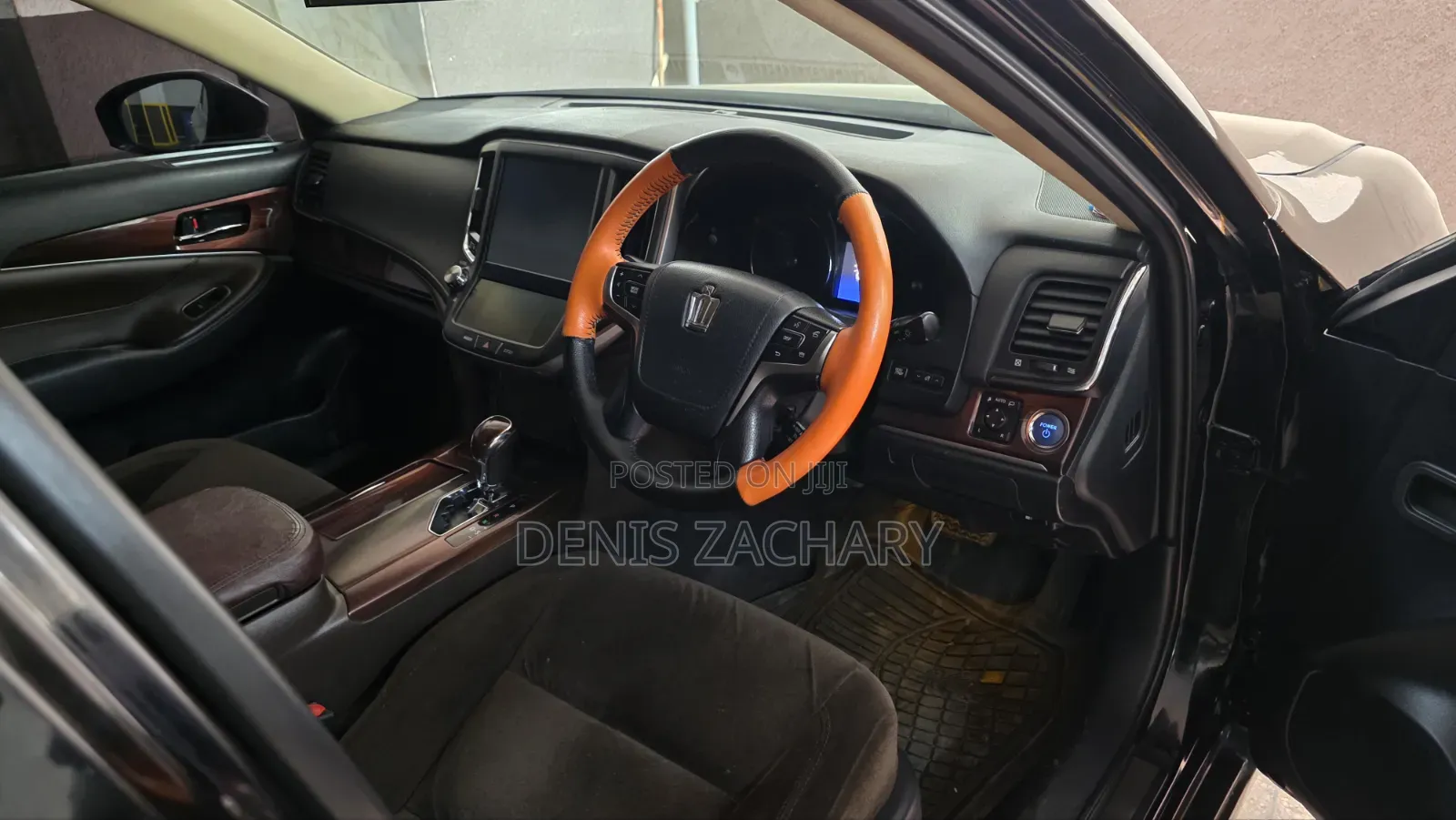 Toyota Crown 2015 Black