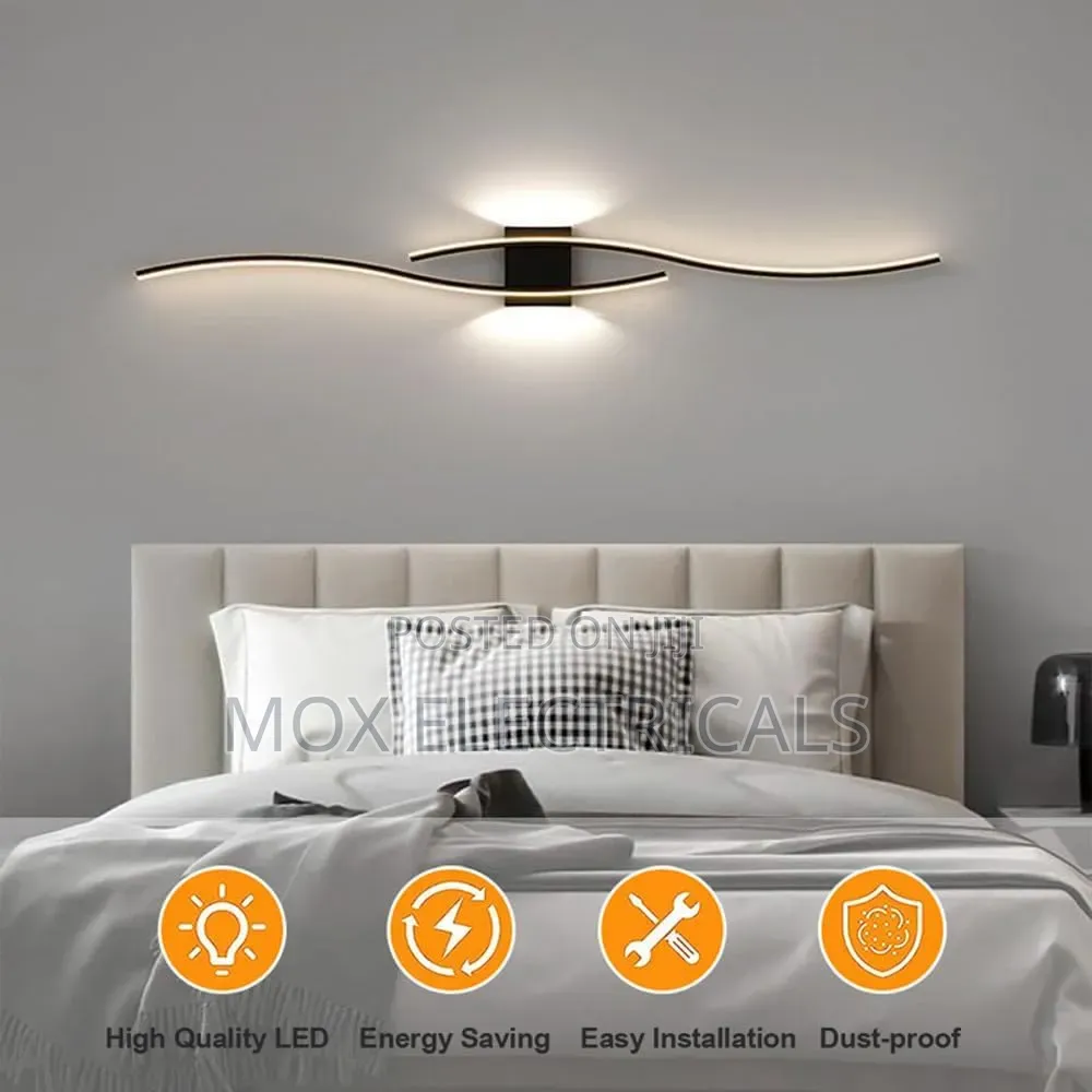 Curve Indoor LED Wall Light