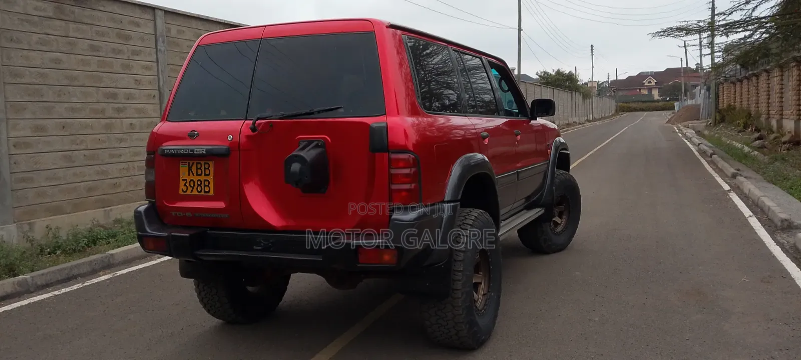 Nissan Patrol 1999 Red