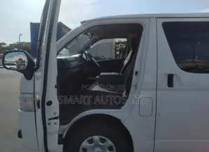 Toyota HiAce 2018 White