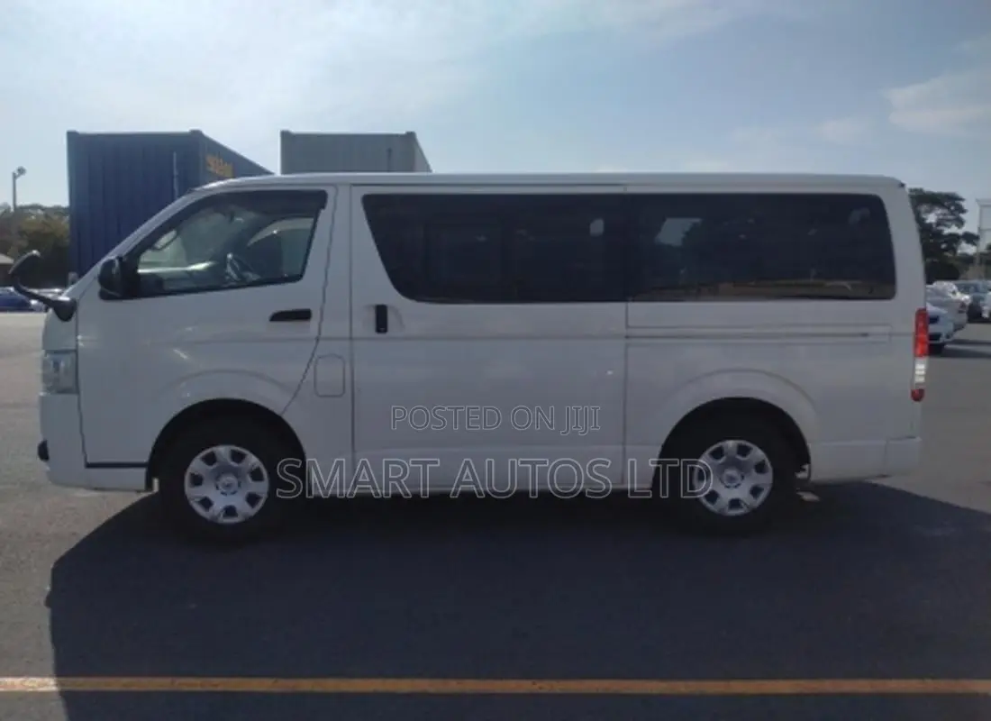 Toyota HiAce 2018 White
