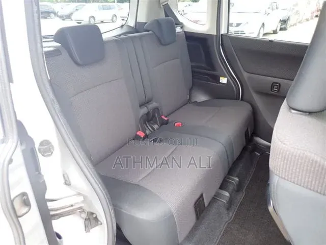 Mitsubishi Delica 2018 Silver
