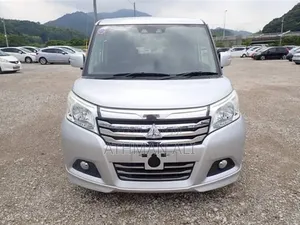 Mitsubishi Delica 2018 Silver