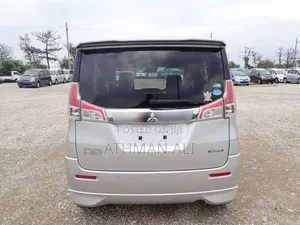 Mitsubishi Delica 2018 Silver